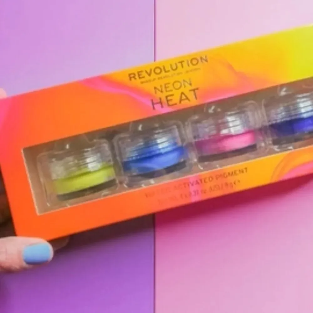 Revolution Beauty Neon‎ Heat Hydra Liner Set